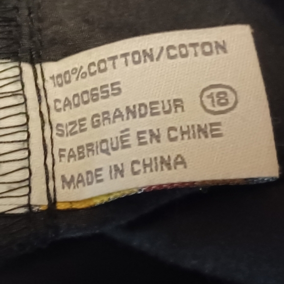 4/$60 Black Cargo Shorts - Size US18 - Picture 6 of 8